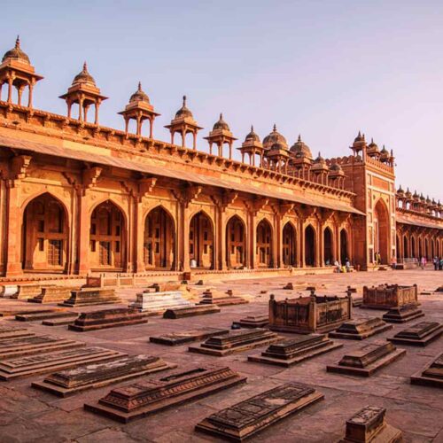 Courtyard Palace with Tombs in Fatehpur Sikri